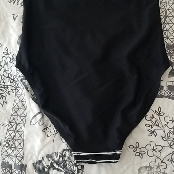 Bikini 1 piece swimsuit black and white - Picture 6 of 9